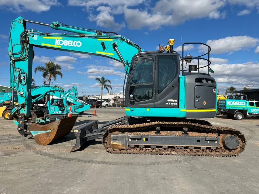 MÁY XÚC ĐÀO KOBELCO SK235SRD-2