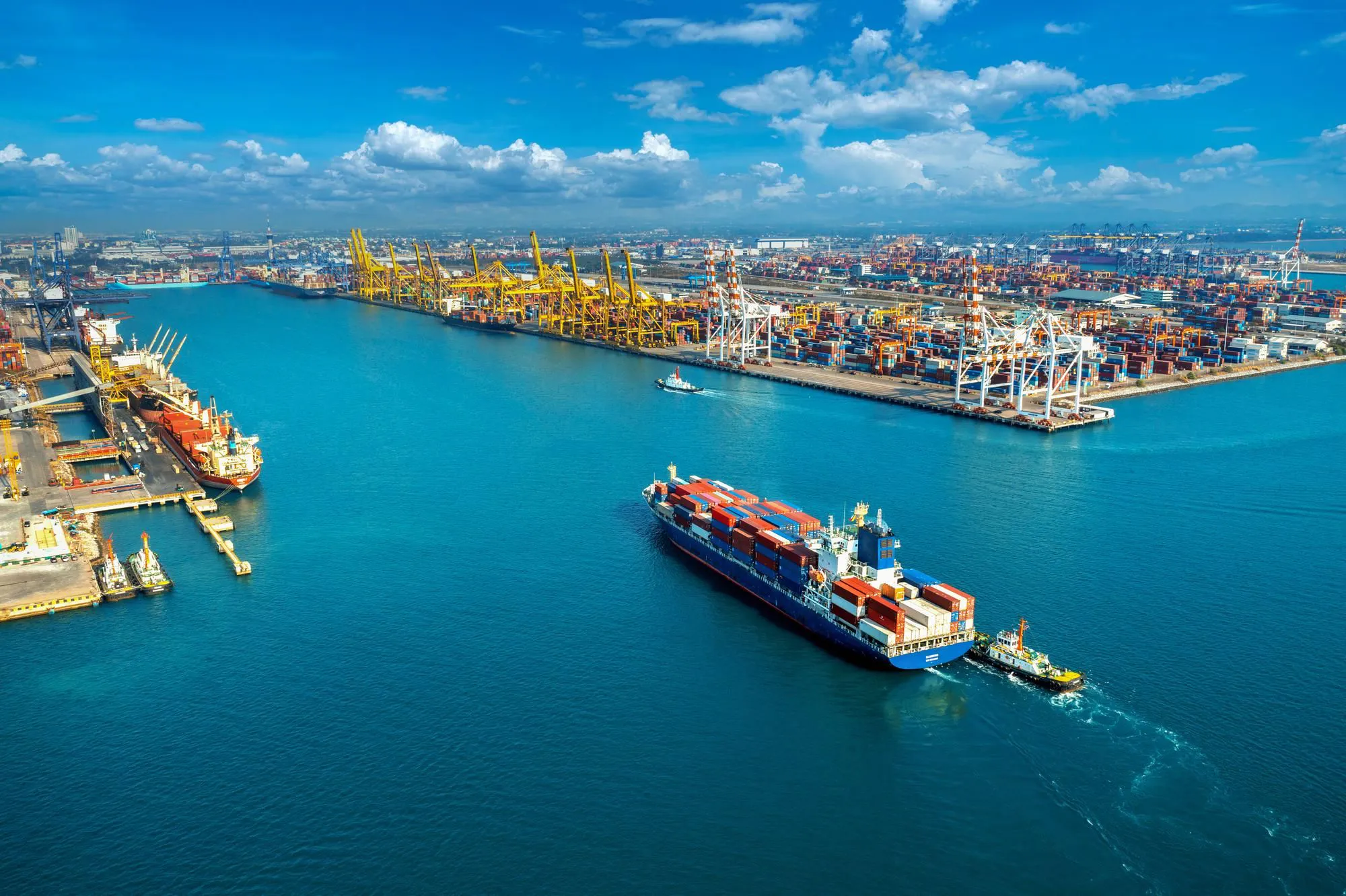 Logistics 'xanh': Hành trình còn nhiều thách thức