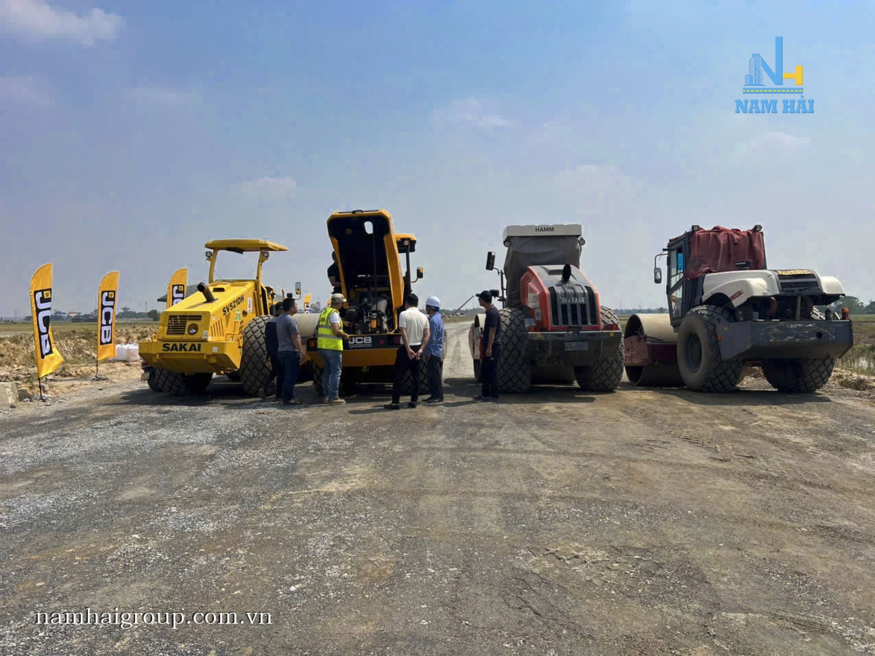 Sự kiện JCB - So sánh xe lu của các thương hiệu nổi tiếng