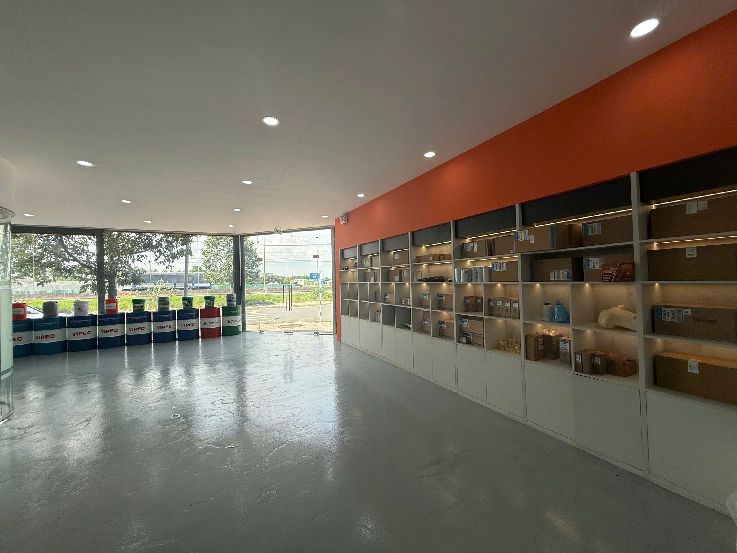 BỨT PHÁ VƯƠN TẦM: ĐẦU TƯ 1 TRIỆU USD MỞ RỘNG CHI NHÁNH TẠI MIỀN NAM